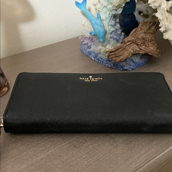 Kate Spade Black Zip-Around Wallet - Picture 8 of 9